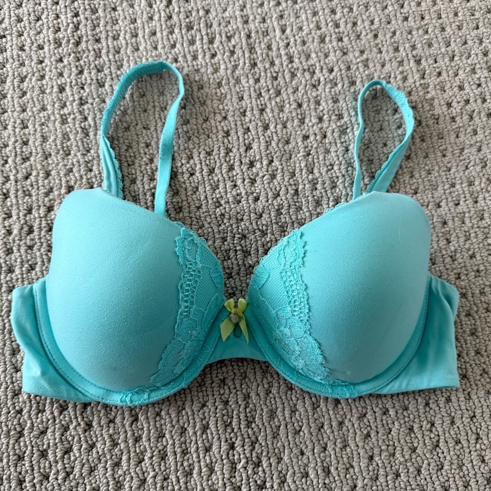 Victoria's Secret Turquoise Lace Bra